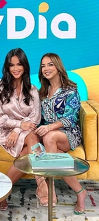 Adamari López feet photo thumbnail