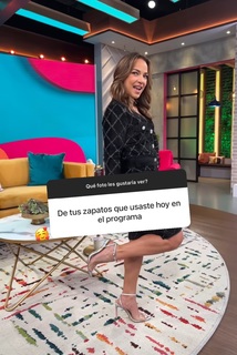 Adamari López feet photo thumbnail