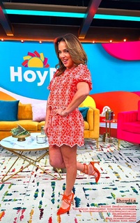 Adamari López feet photo thumbnail