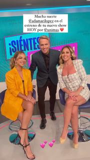 Adamari López feet photo thumbnail