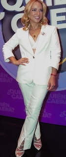 Adamari López feet photo thumbnail