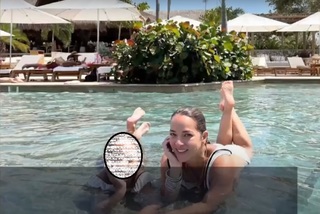 Adamari López feet photo thumbnail