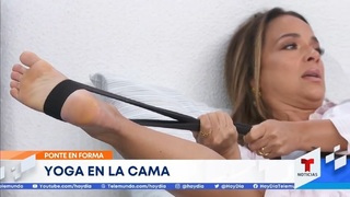 Adamari López feet photo thumbnail