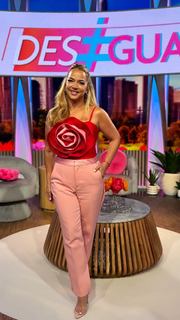 Adamari López feet photo thumbnail