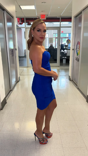 Adamari López feet photo thumbnail