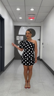 Adamari López feet photo thumbnail