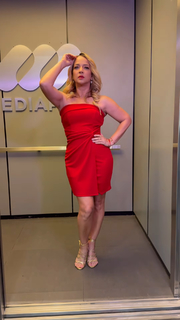 Adamari López feet photo thumbnail