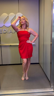 Adamari López feet photo thumbnail