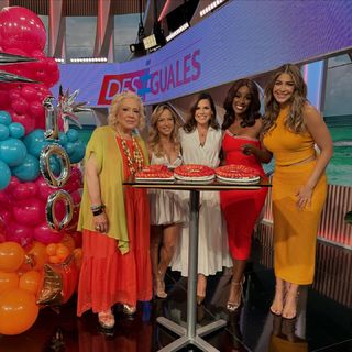 Adamari López feet photo thumbnail