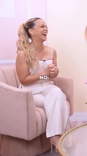 Adamari López feet photo thumbnail