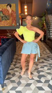 Adamari López feet photo thumbnail