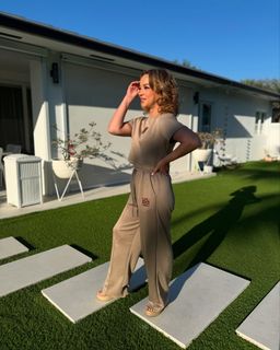 Adamari López feet photo thumbnail