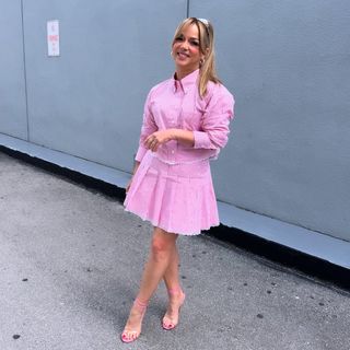 Adamari López feet photo thumbnail