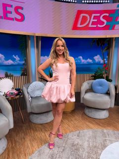 Adamari López feet photo thumbnail