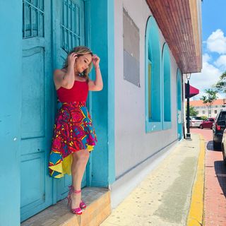 Adamari López feet photo thumbnail