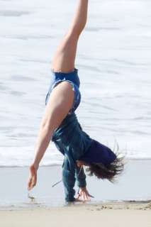 Addison Rae feet photo thumbnail