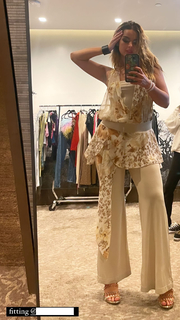 Addison Rae feet photo thumbnail