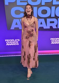 Addison Rae feet photo thumbnail