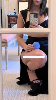 Addison Rae feet photo thumbnail