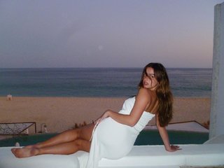 Addison Rae feet photo thumbnail