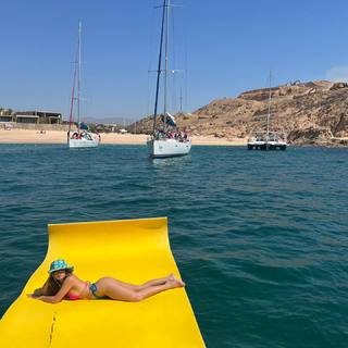 Addison Rae feet photo thumbnail