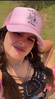 Addison Rae feet photo thumbnail
