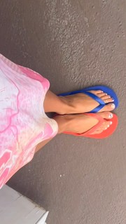 Addison Rae feet photo thumbnail