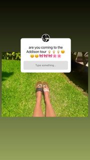 Addison Rae feet photo thumbnail