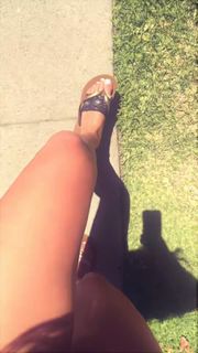 Addison Rae feet photo thumbnail