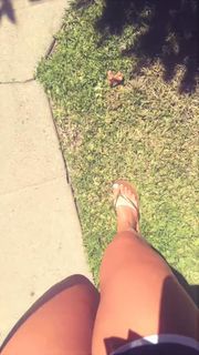 Addison Rae feet photo thumbnail