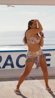 Addison Rae feet photo thumbnail