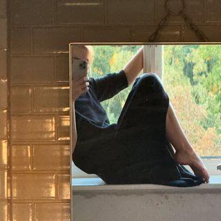 Addison Rae feet photo thumbnail