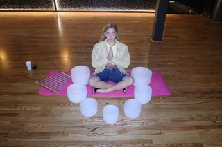 Addison Rae feet photo thumbnail