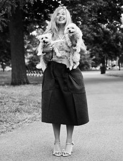 Addison Rae feet photo thumbnail