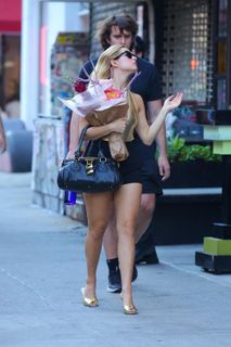 Addison Rae feet photo thumbnail