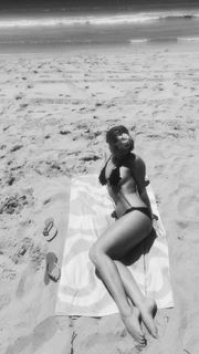 Addison Rae feet photo thumbnail