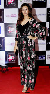 Additi Gupta feet photo 4