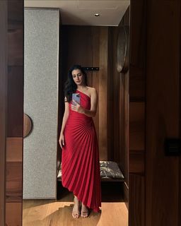 Additi Gupta feet photo 8