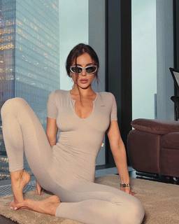 Adel Veigel feet photo 3
