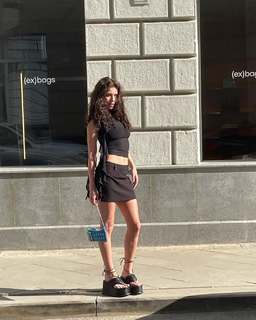 Adel Veigel feet photo 1