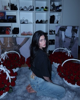 Adel Veigel feet photo 8