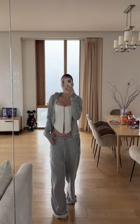 Adel Veigel feet photo 6