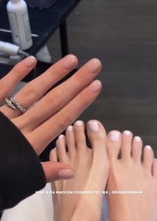 Adel Veigel feet photo 4
