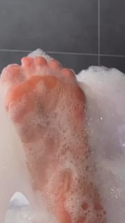 Adel Veigel feet photo 1