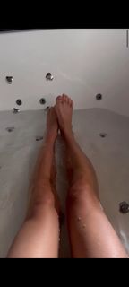 Adel Veigel feet photo 5