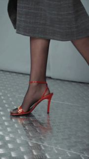Adel Veigel feet photo 3
