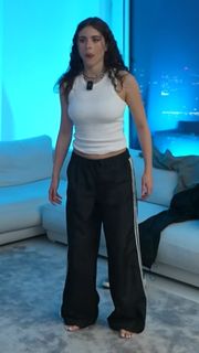 Adel Veigel feet photo 4