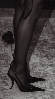 Adel Veigel feet photo 4