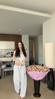 Adel Veigel feet photo 1