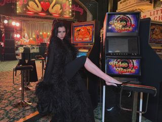 Adel Veigel feet photo 4